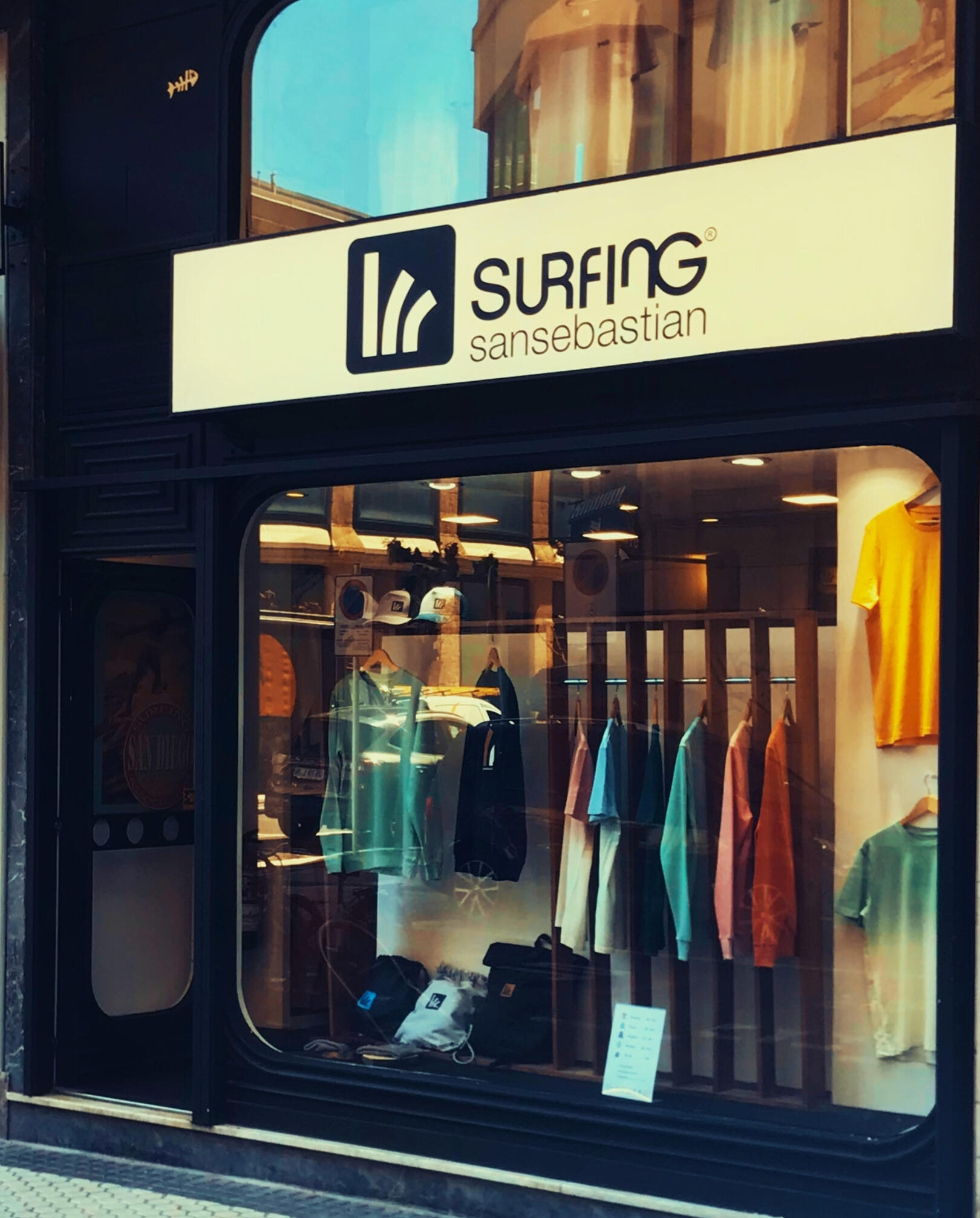 The Store – Surfing San Sebastián The Store by Surfing San Sebastián: Basque-designed sustainable city gifts and urban pieces available in the Old Town